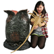 Illustration for article titled This Gigantic iAliens/i Egg Comes With a Life-Sized Facehugger Bursting Out of It